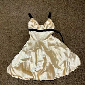 Diane von furstenberg size 2